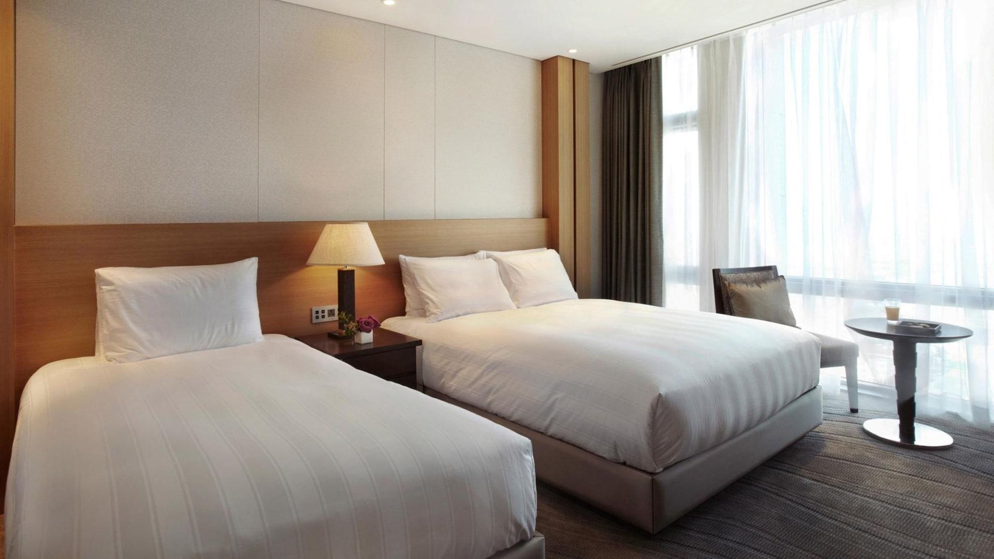 Lotte City Hotel Jeju Esterno foto