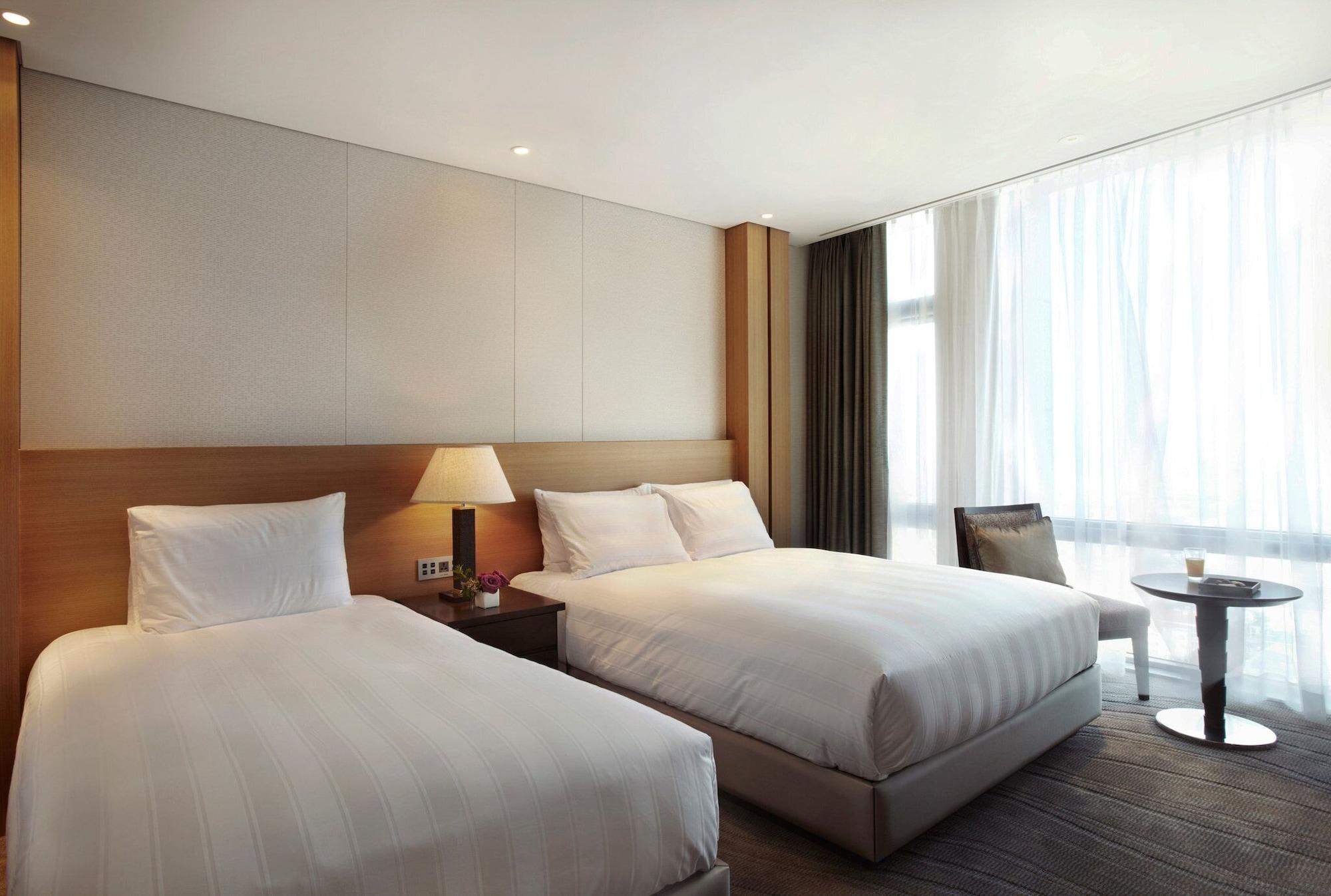 Lotte City Hotel Jeju Esterno foto