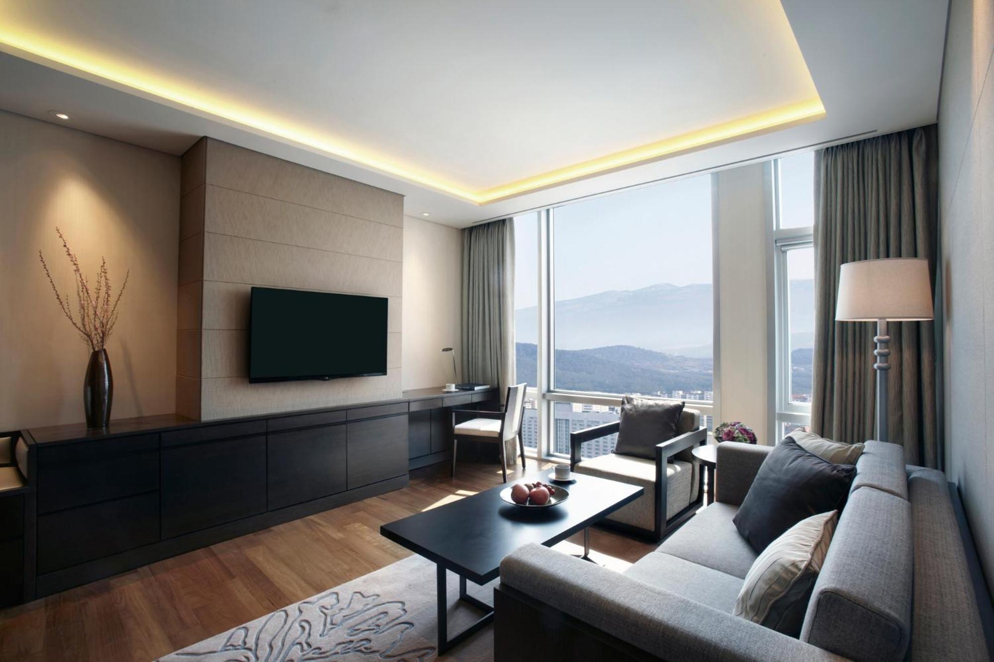 Lotte City Hotel Jeju Esterno foto